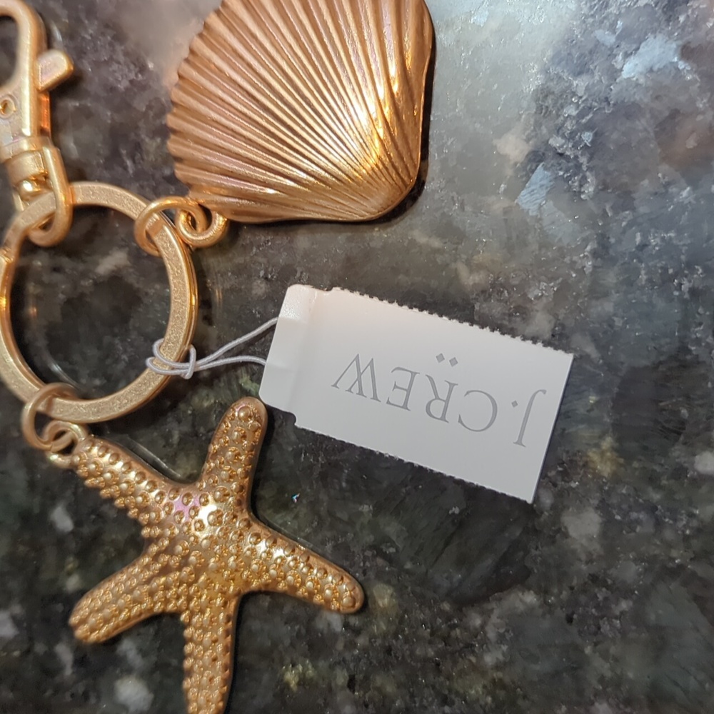 NWT 🐚 J. CREW ⛱️🌞🌊🏝️🐚"SEA SHELL"🐚🏝️🌊🌞⛱️ GOLD TONE KEYCHAIN "great🎁!" - Picture 2 of 4
